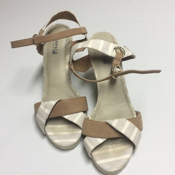 Wedge shoes - Picture 1 of 3